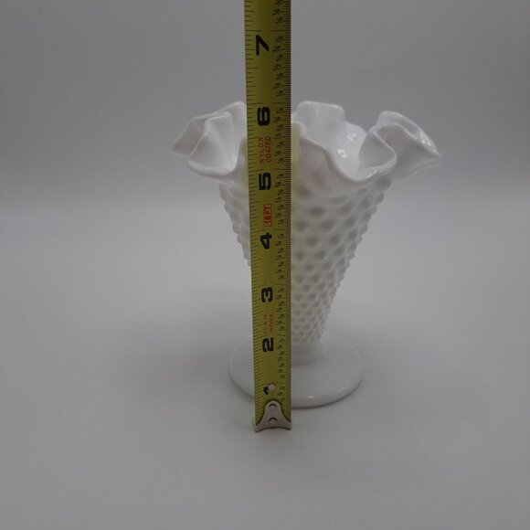 Vintage Fenton White Milk Glass Hobnail Crimped Fluted Vase USA - Picture 8 of 9